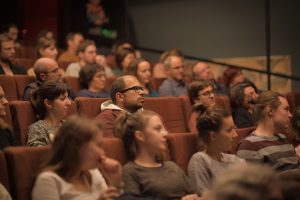 Titkos filmklub nyitottabb körben